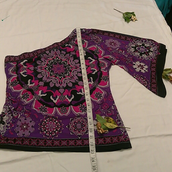 Sexy Cach'e ladies open shoulder top - Picture 5 of 8